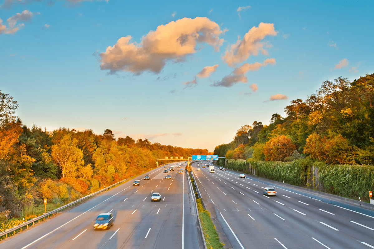 Faszinierend 33 Km H Zu Schnell Autobahn Bild