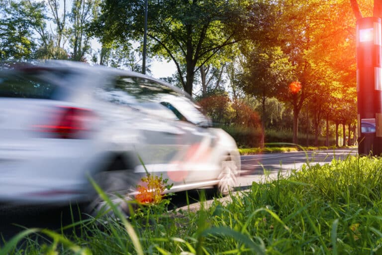 32 km/h zu schnell innerorts und außerorts Bußgeld etc.