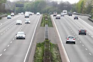 Sind Sie 37 km/h auf der Autobahn zu schnell, werden Bußgelder fällig.