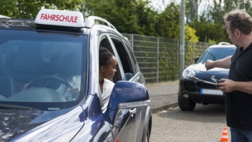 Anerkennung: Wird ein albanischer Führerschein umgeschrieben, sind Prüfungen nötig.