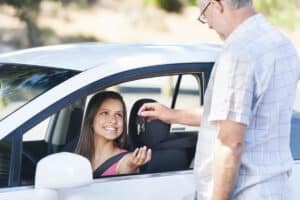 Künftig unterwegs mit dem Auto: Vor dem Führerschein kommt die Prüfung des Fahrkönnens!