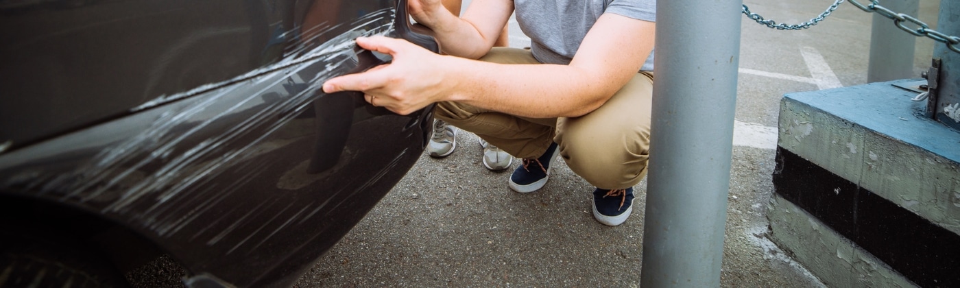 Wie ist sich zu verhalten, wenn Sie mit Ihrem Auto gegen ein anderes Auto fahren?