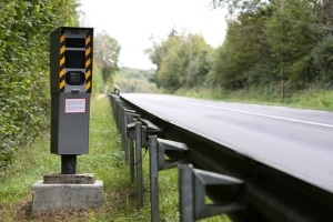 Um Messfehler auszugleichen, ist bei der Geschwindigkeitsmessung auf der Autobahn eine Toleranz abzuziehen.