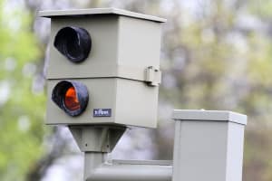 Nicht identifizierte Person auf dem Blitzerfoto: Ein Fahrtenbuch kann zur Fahrerermittlung führen.