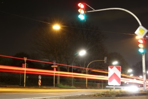 Sie erhalten Post von der Bußgeldstelle in Hamburg z. B. nach einem Rotlichtverstoß.