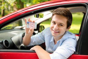 Der Führerschein mit 17 wurde im Jahr 2011 zum Dauerrecht.