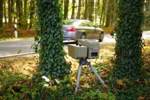 Geschlossene Ortschaft oder nicht: 28 km/h zu schnell hat in der Regel Folgen. 