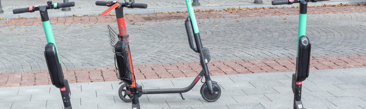 Header E-Scooter fahren