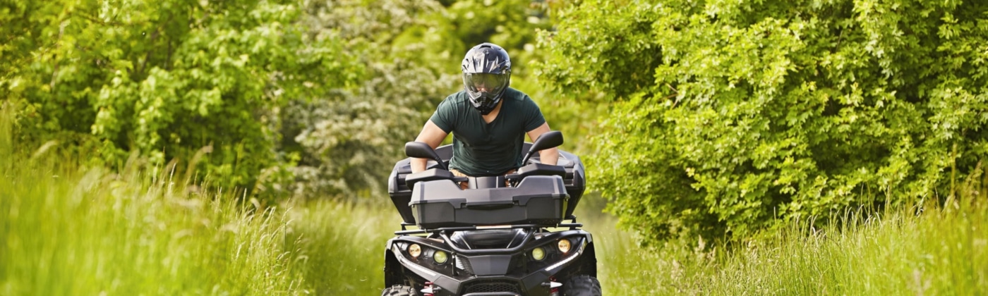 Die Helmpflicht beim Motorrad soll im Falle eines Unfalls schwere Verletzungen verhindern.