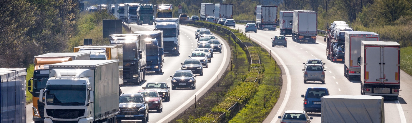 Das M5 Radar kann zwei Spuren, mit einem Zusatzmodul sogar bis zu drei Fahrbahnen gleichzeitig, überwachen.