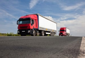 Auch die Hubladebühnen an Lkw und Satteschlepper müssen durch zusätzliche Markierungen kenntlich gemacht sein.