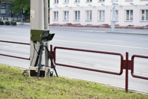 Innerorts 19 km/h zu schnell Auto fahren, wird mit einem Bußgeld von 70 Euro sanktioniert.