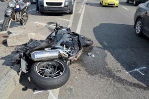 Nach einem Motorradunfall kann das Schmerzensgeld von zahlreichen Faktoren beeinflusst werden.