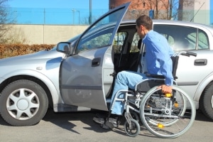 Das Parken mit Behinderung stellt eine Herausforderung dar.