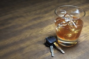 Sind Sie des Fahrens unter Alkoholeinfluss bezichtigt, hat die Polizei das Recht eine Blutentnahme durchzuführen.