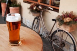 Dass es eine Promillegrenze beim Autofahren gibt, ist bekannt. Aber darf man alkoholisiert Fahrrad fahren?