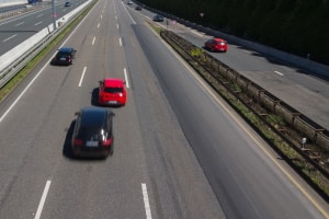 Reißverschlussverfahren: Auf der Autobahn gitl dies nicht beim Beschleunigungsstreifen.