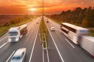 Nicht alle Lkw sind betroffen - das Sonntagsfahrverbot nennt aus Ausnahmen