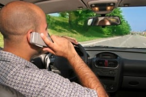 Die Strafe fürs Telefonieren mit dem Handy am Steuer ist in § 23 StVO geregelt