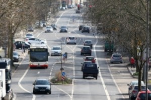 StVO: Auch Inline-Skater müssen sich im Straßenverkehr angemessen verhalten - wie alle Verkehrsteilnehmer.