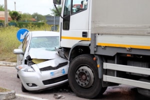 Ein Unfall mit dem LKW kann schwere Folgen nach sich ziehen.