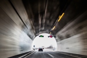 Was können Sie tun, um möglichst ohne Unfall durch den Tunnel zu kommen?