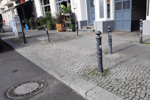 Was bedeutet "abgesenkter Bordstein"?