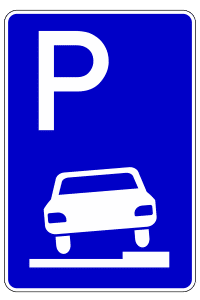 Neben Zeichen 314 markiert auch das Verkehrszeichen 315 einen Behindertenparkplatz